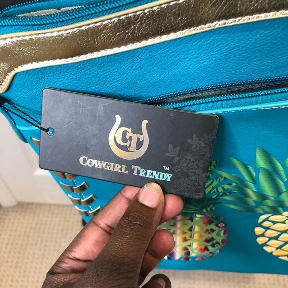NWTCowgirl Trendy teal pineapple crossbody bag with adjustable strap - Picture 7 of 16